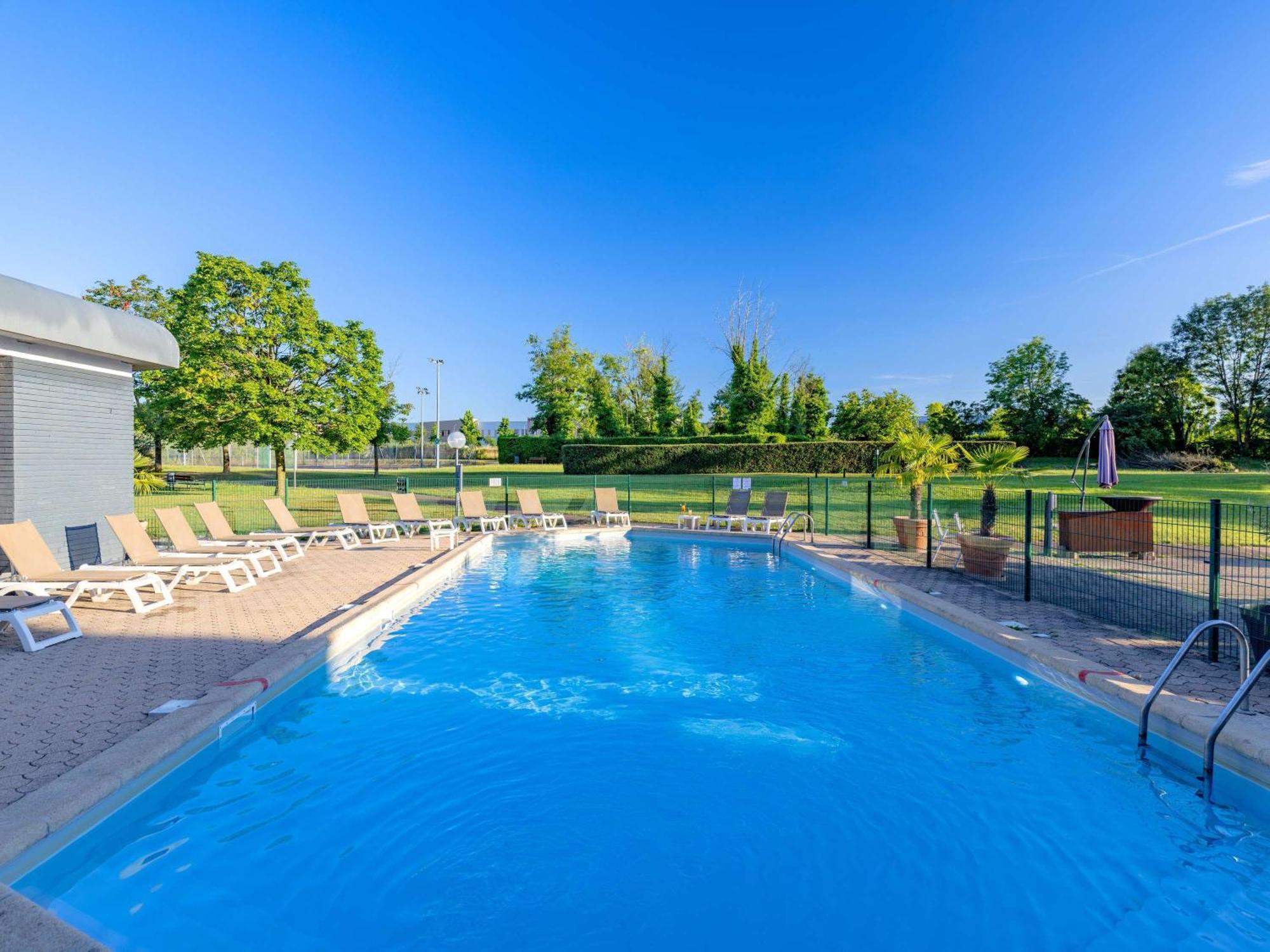 Mercure Lyon Est Villefontaine Exteriör bild