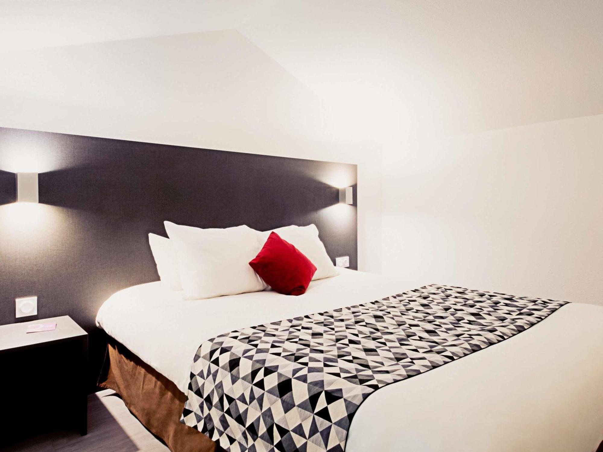 Mercure Lyon Est Villefontaine Exteriör bild